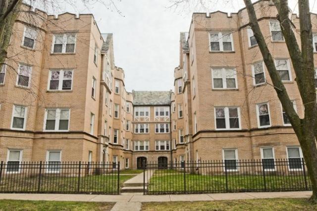 6317 N Artesian Ave. #1W, Chicago, IL 60659