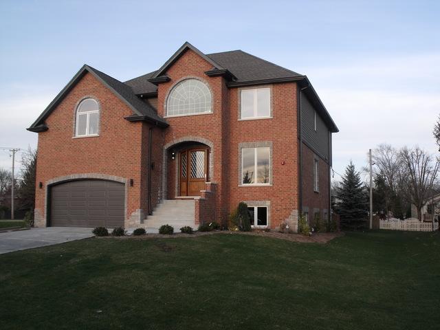 10301 S 82nd Ct., Palos Hills, IL 60465
