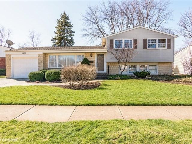 2215 N Champlain St., Arlington Heights, IL 60004