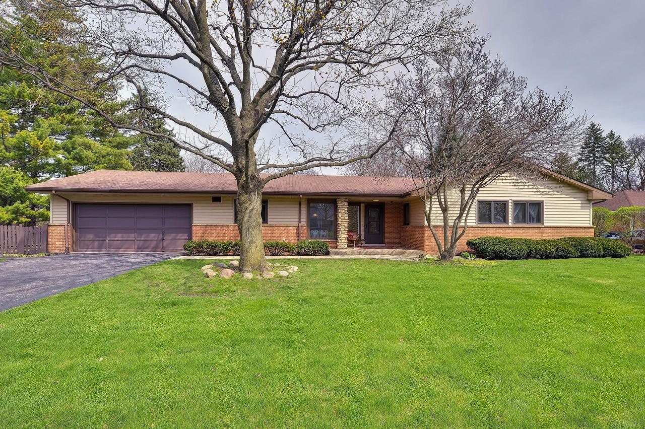 405 N Macarthur Blvd., Mount Prospect, IL 60056