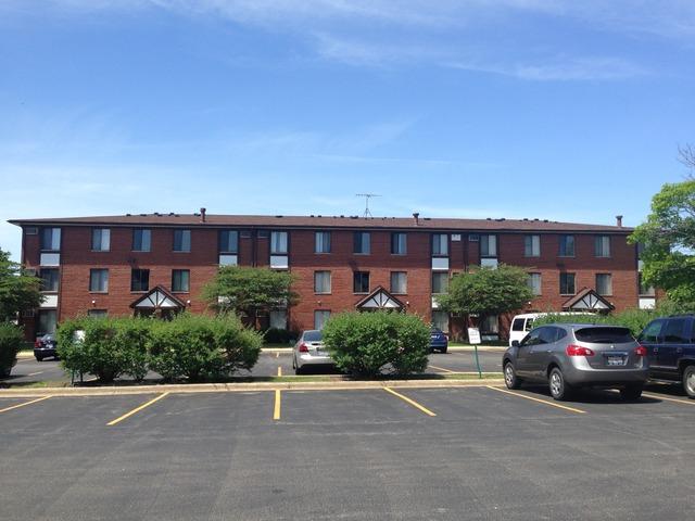 291 Gregory St. #17, Aurora, IL 60504