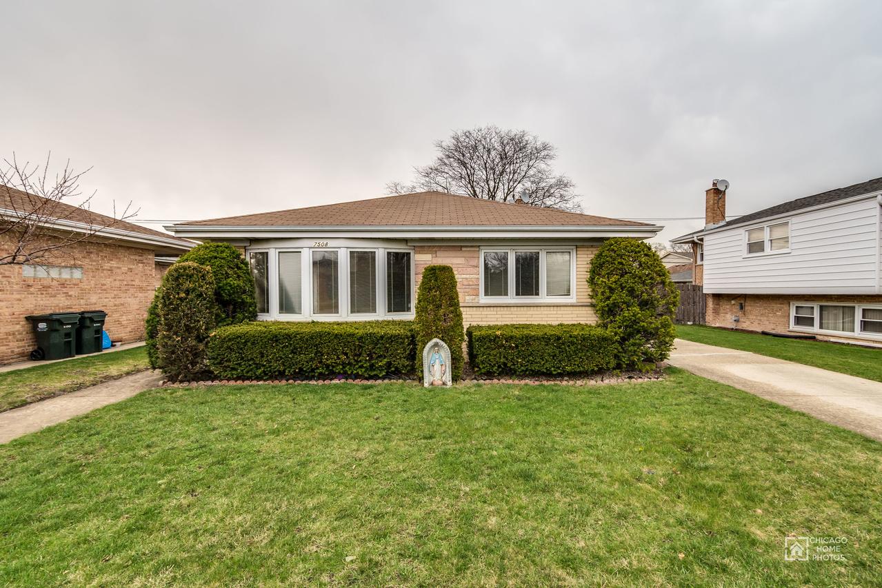 7508 Suffield St., Morton Grove, IL 60053