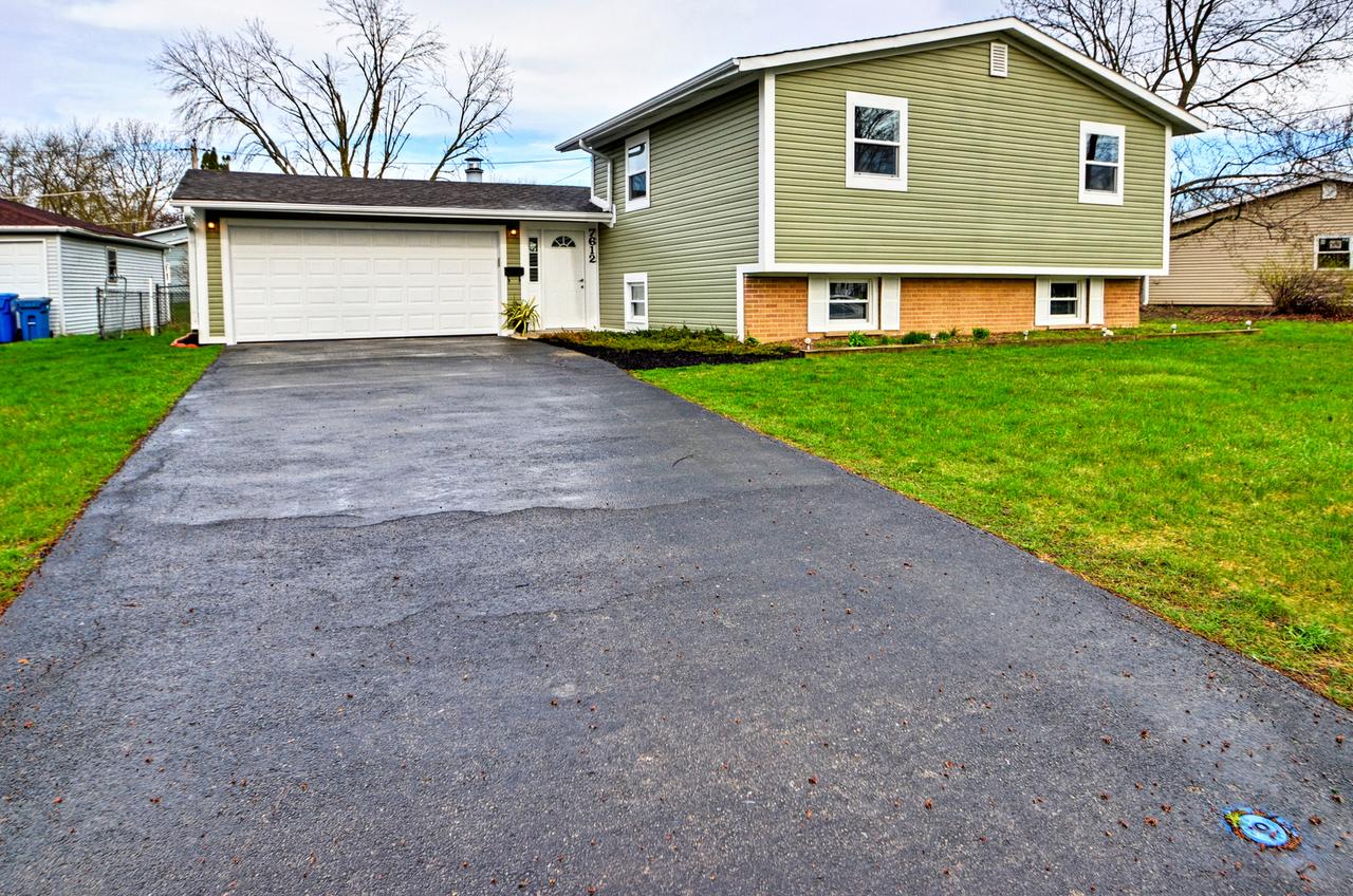 7612 Brookside Dr., Hanover Park, IL 60133