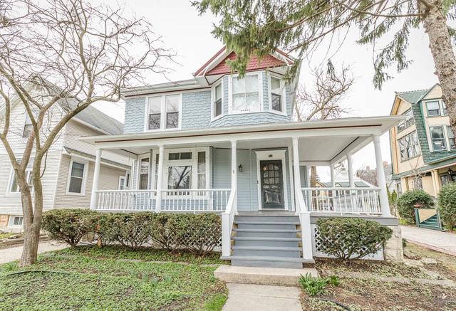 216 6th Ave., La Grange, IL 60525