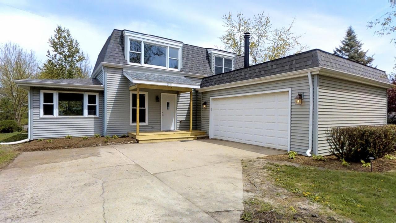 2061 Garden Rd., Aurora, IL 60506