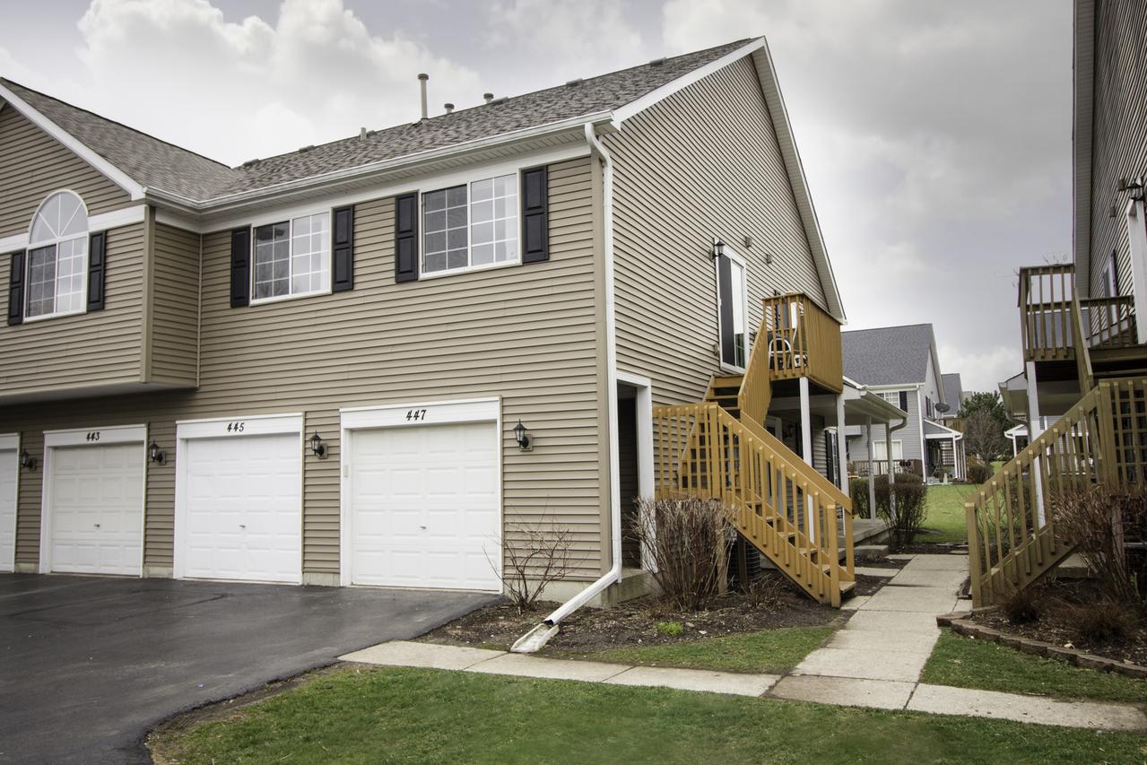 447 Village Creek Dr., Lake In The Hills, IL 60156