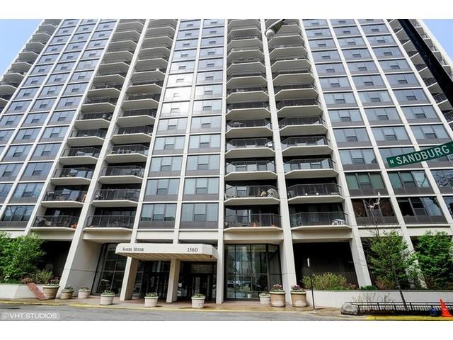 1560 N Sandburg Ter. #1706, Chicago, IL 60610