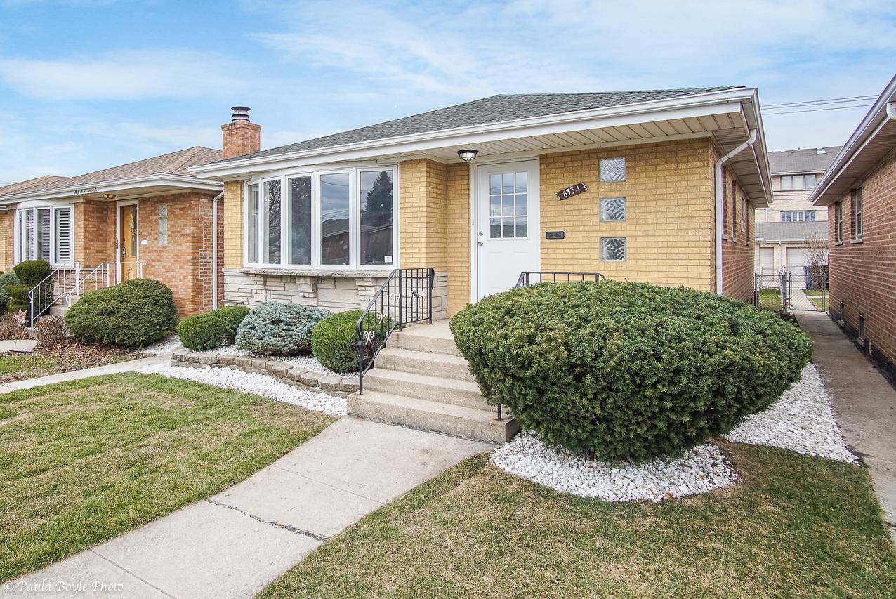 6334 W 63rd Pl., Chicago, IL 60638