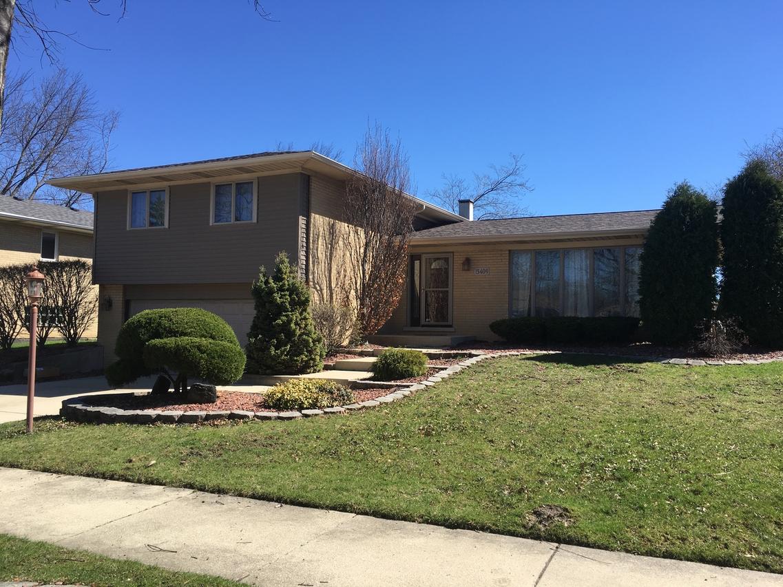 15409 Pine Dr., Oak Forest, IL 60452