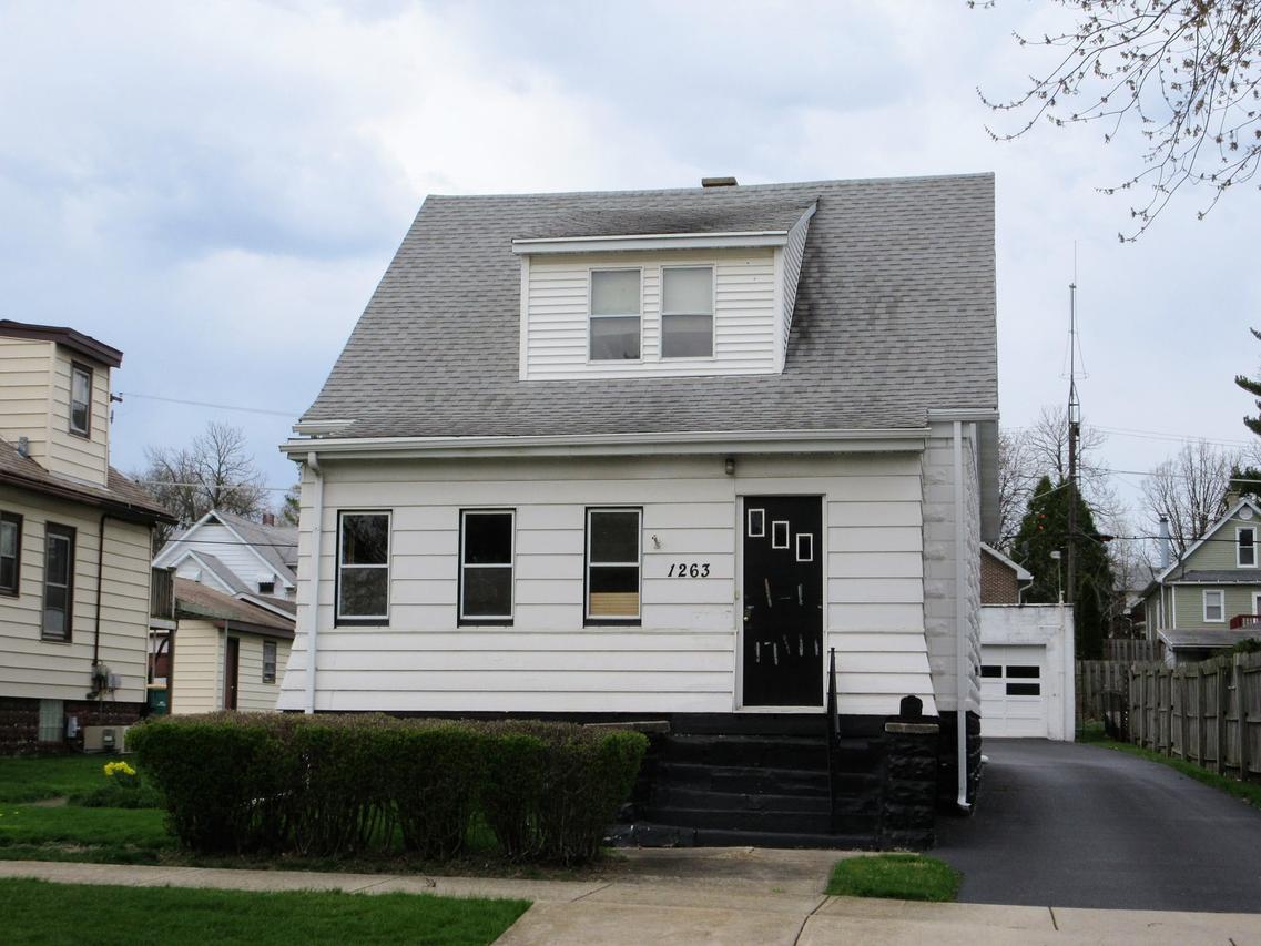 1263 N Hickory St., Joliet, IL 60435