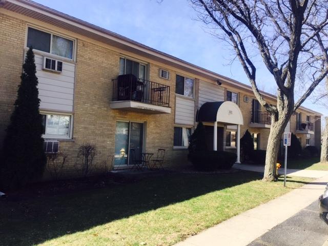 551 Carlysle Dr. #16, Clarendon Hills, IL 60514