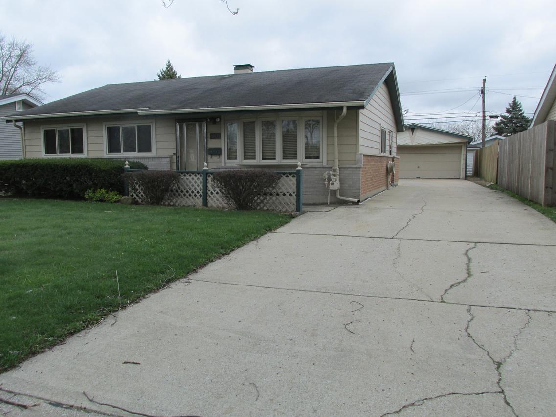 1501 Gordon Ave., Calumet City, IL 60409