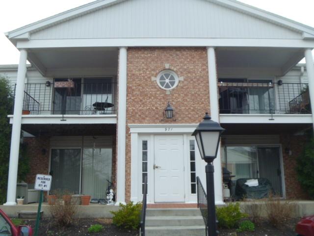 971 Golf Course Rd. #3, Crystal Lake, IL 60014