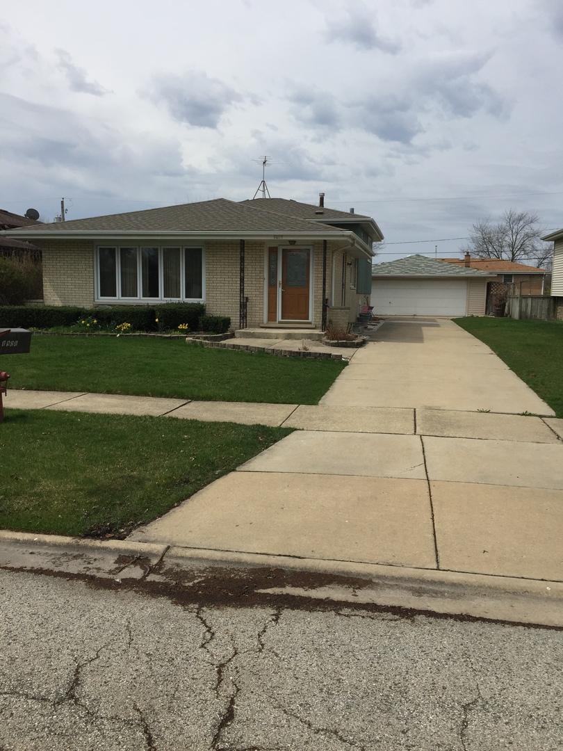 8908 Moody Ave., Oak Lawn, IL 60453