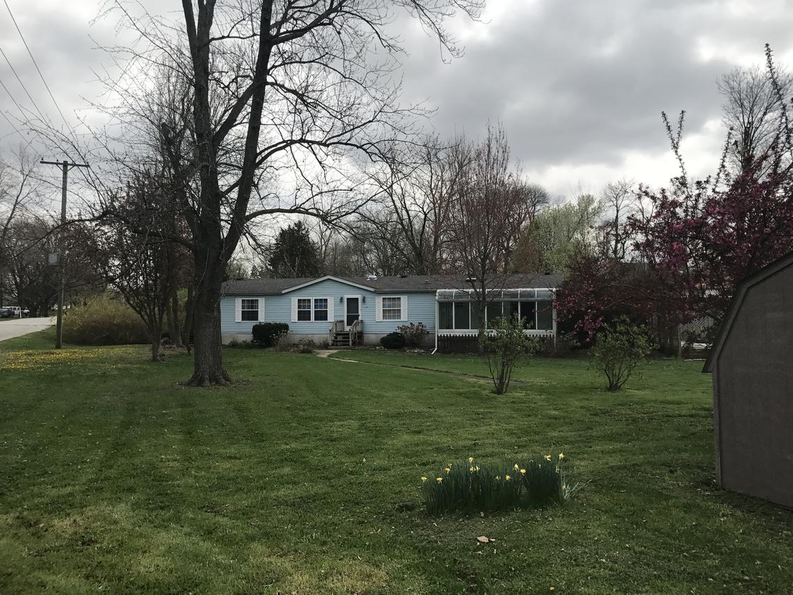303 S 1st St., Fisher, IL 61843