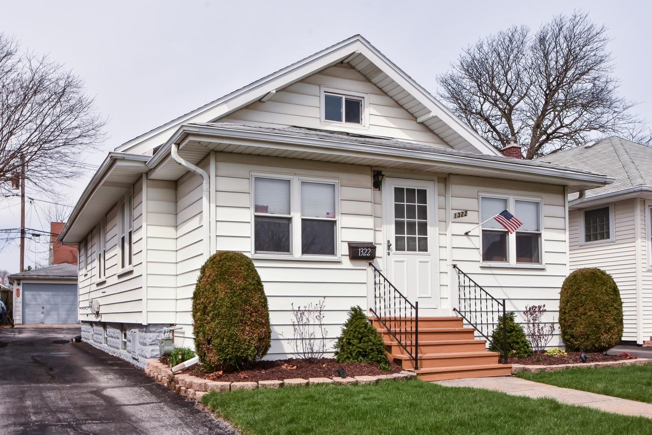 1322 Sunnyside Ave., Chicago Heights, IL 60411