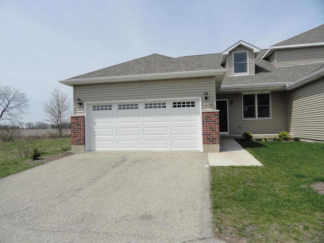 3707 Green Tree Ln., Dekalb, IL 60115