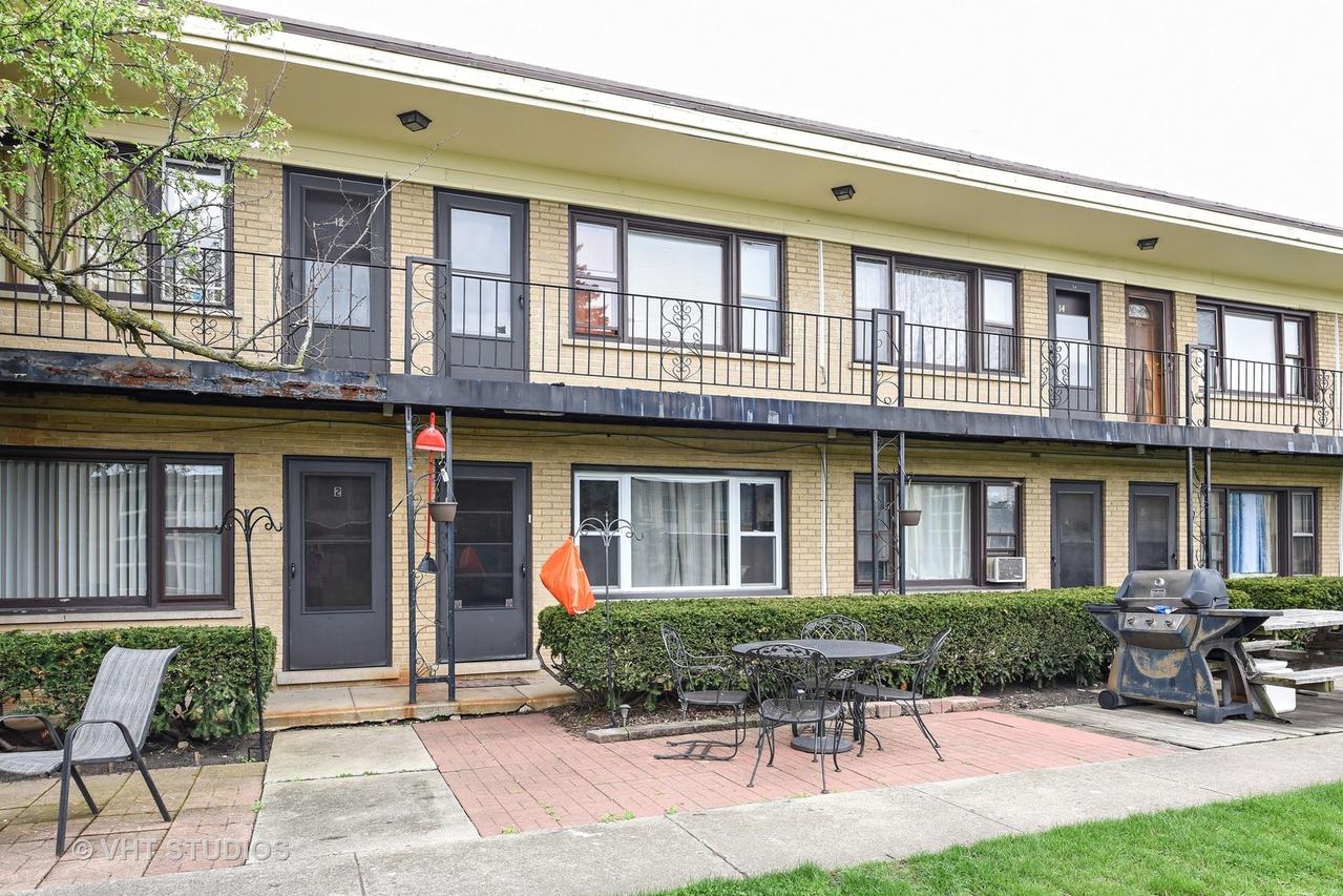 30 King Arthur Ct. #3, Northlake, IL 60164