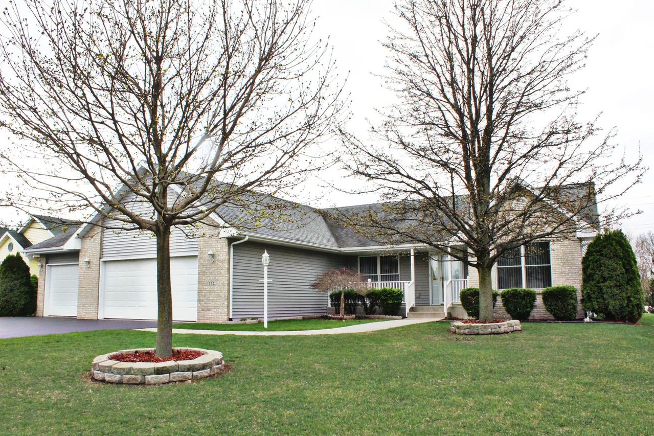 5571 Speckled Hawk Tr., Machesney Park, IL 61115