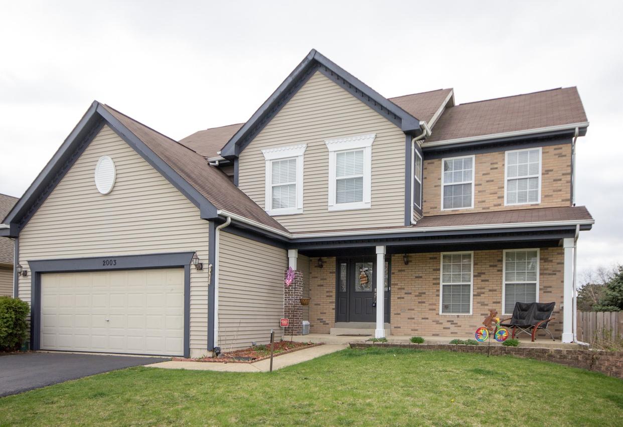 2003 Vermette Cir., Plainfield, IL 60586