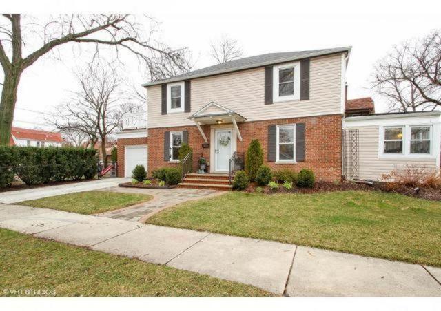 1612 Courtland Ave., Park Ridge, IL 60068