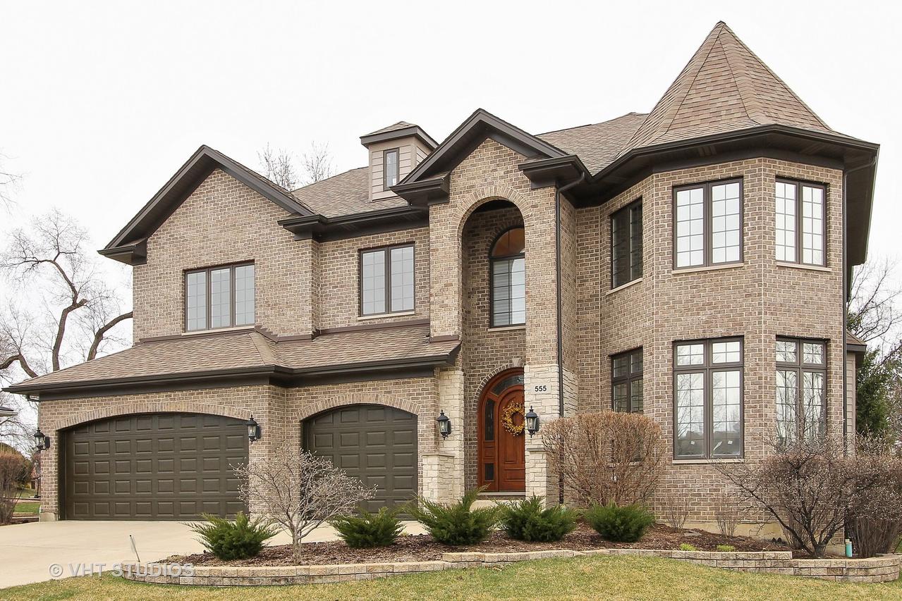 555 Siems Cir., Roselle, IL 60172