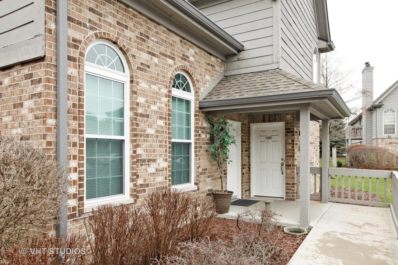 15 Foxcroft Rd. #103, Naperville, IL 60565