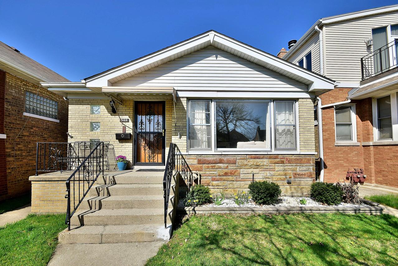 5122 N Menard Ave., Chicago, IL 60630