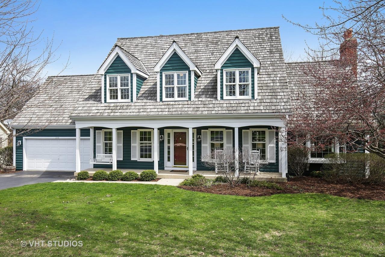 220 Deer Run, Crystal Lake, IL 60012