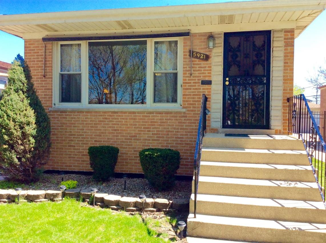 5921 S New England Ave., Chicago, IL 60638