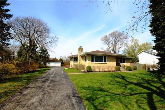 52 N Greenleaf St., Gurnee, IL 60031