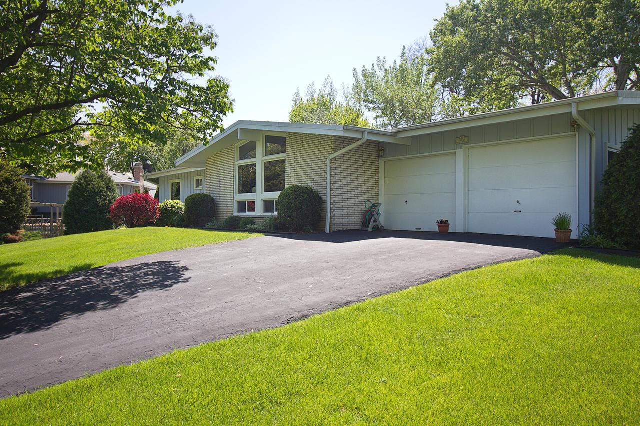 N376 Ellis Ave., Wheaton, IL 60187