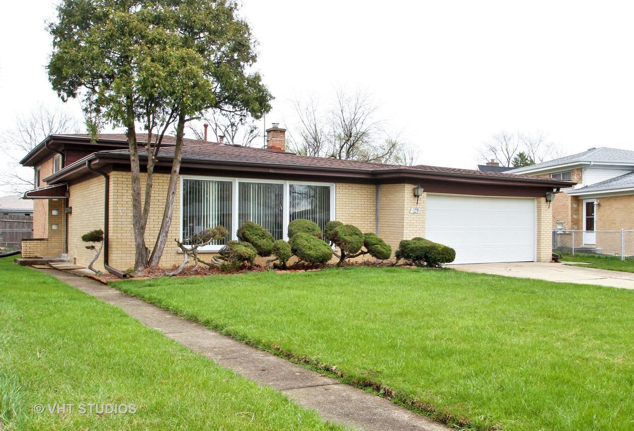2530 Linda Ct., Glenview, IL 60025