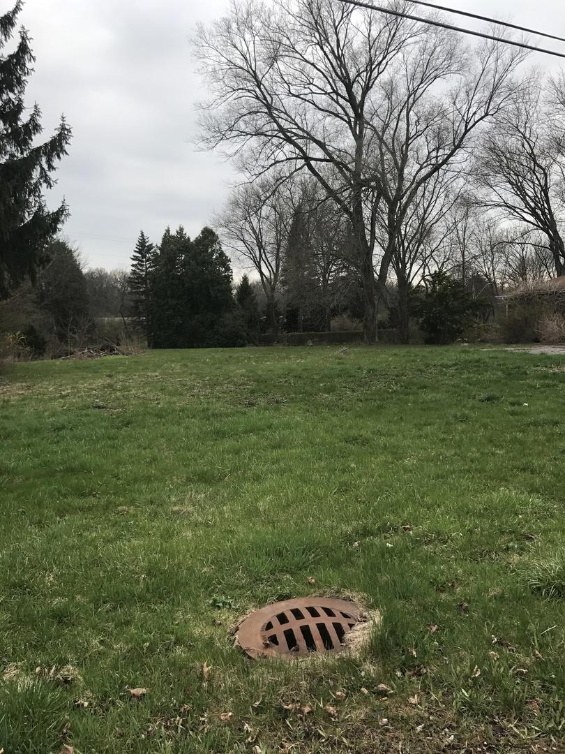 1645 W Oakwood St., Northbrook, IL 60062