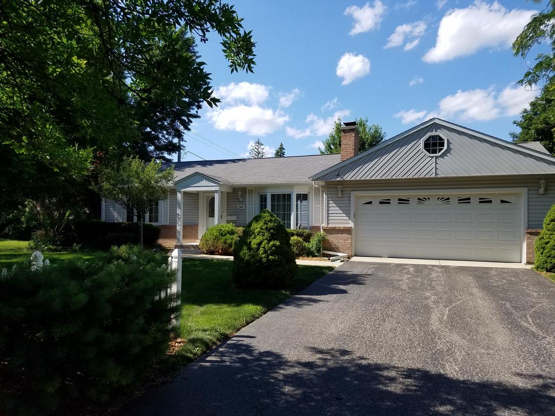 414 E Berry Rd., Barrington, IL 60010