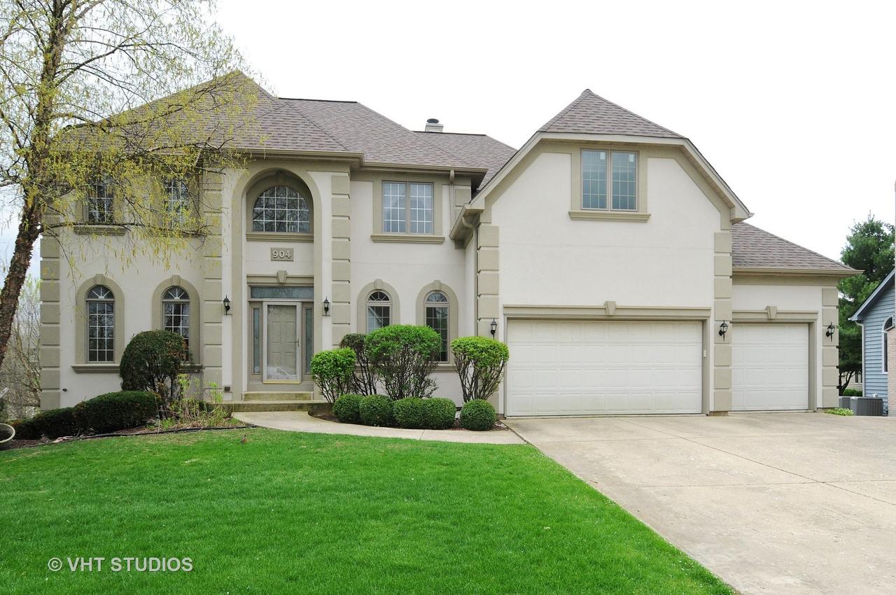 904 Gateshead Dr., Naperville, IL 60565