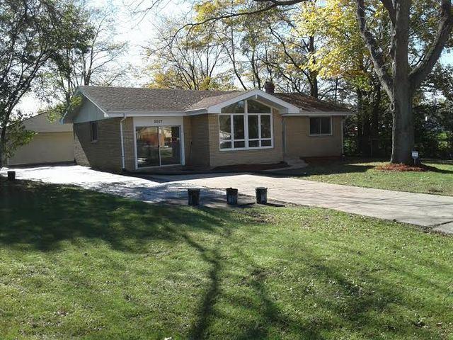 2207 E Sand Lake Rd., Lindenhurst, IL 60046