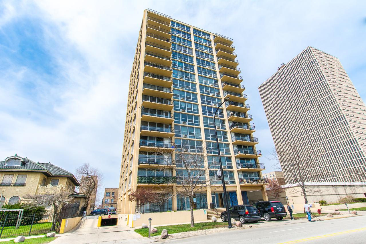 6730 S South Shore Dr. #1404, Chicago, IL 60649