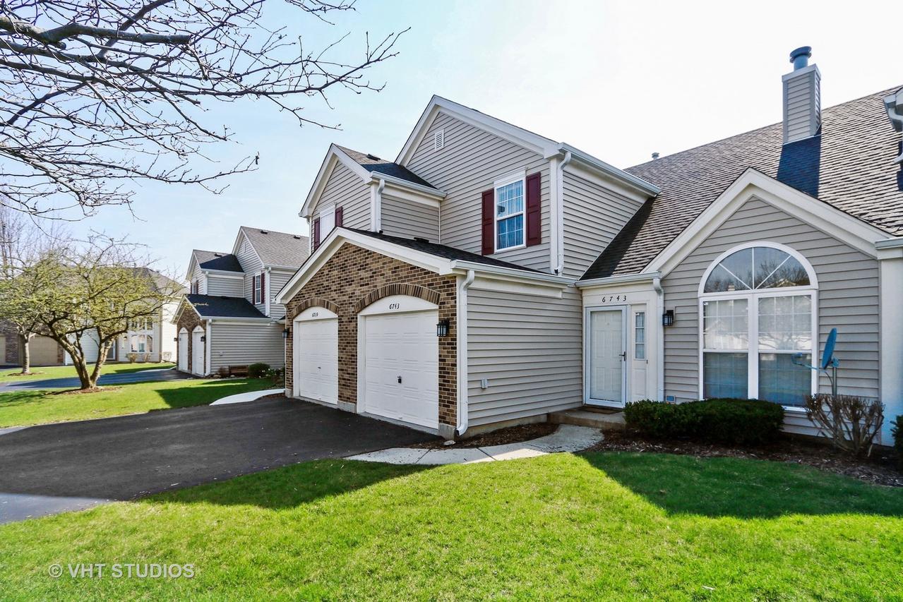 6743 Nantucket Ct., Gurnee, IL 60031