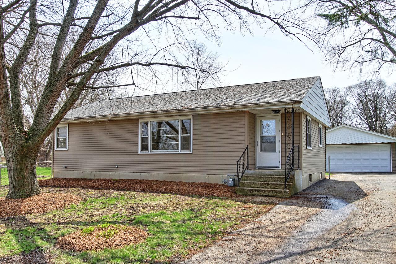 507 Deerpath Dr., Mchenry, IL 60051