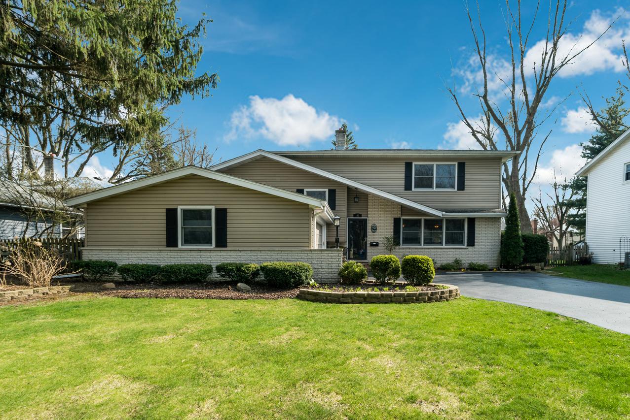 44 Swift Ln., Naperville, IL 60565