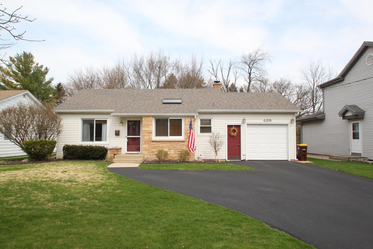 435 E Kimball Ave., Woodstock, IL 60098