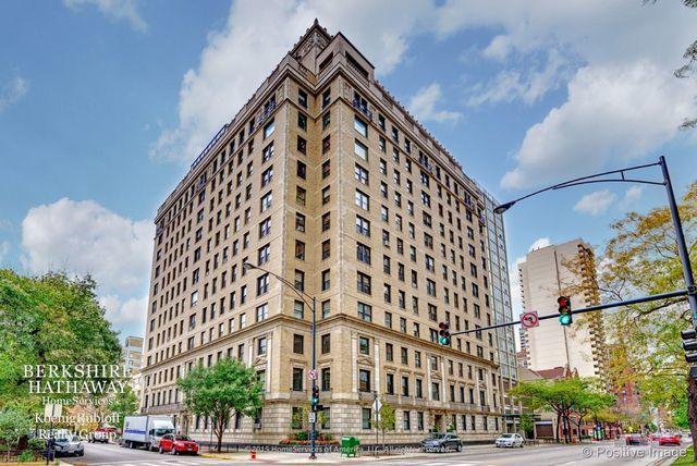 3100 N Sheridan Rd. #4B, Chicago, IL 60657