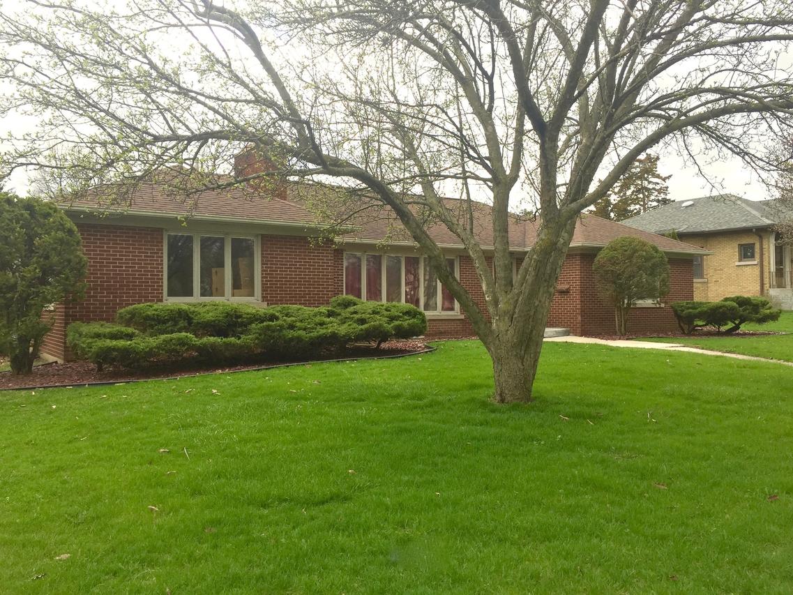 1012 W Black Rd., Joliet, IL 60435