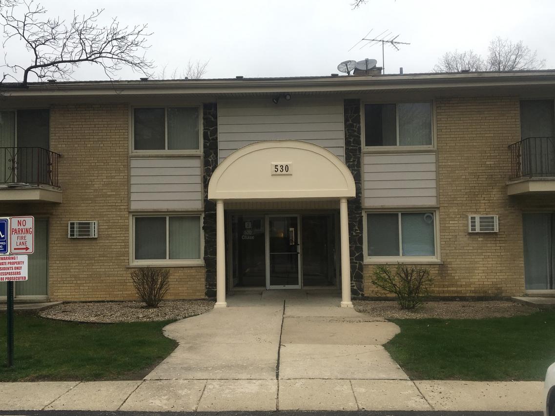530 Chase Dr. #13, Clarendon Hills, IL 60514