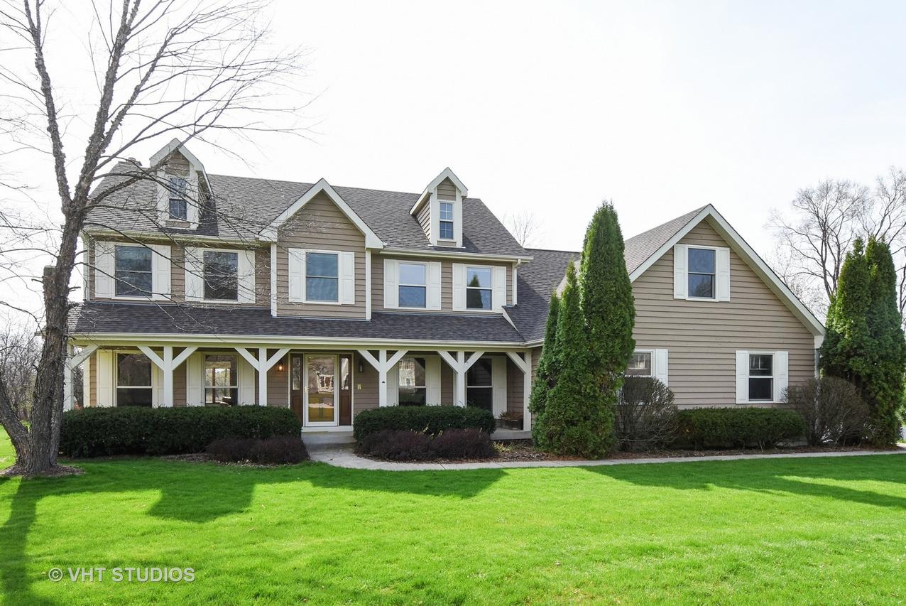 44 Equestrian Way, Hawthorn Woods, IL 60047