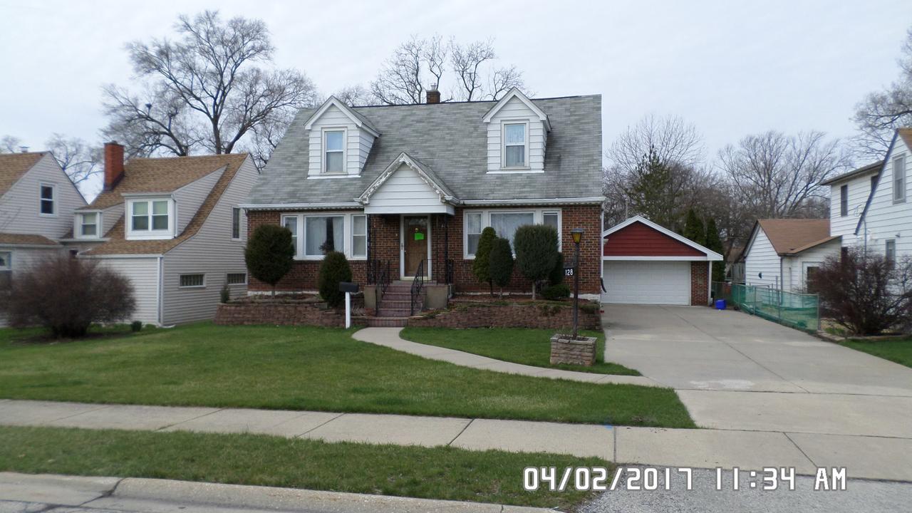 128 Edwards Ave., Northlake, IL 60164