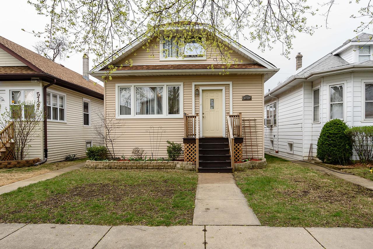5729 W Leland Ave., Chicago, IL 60630