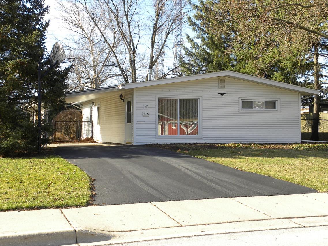 316 John St., North Aurora, IL 60542