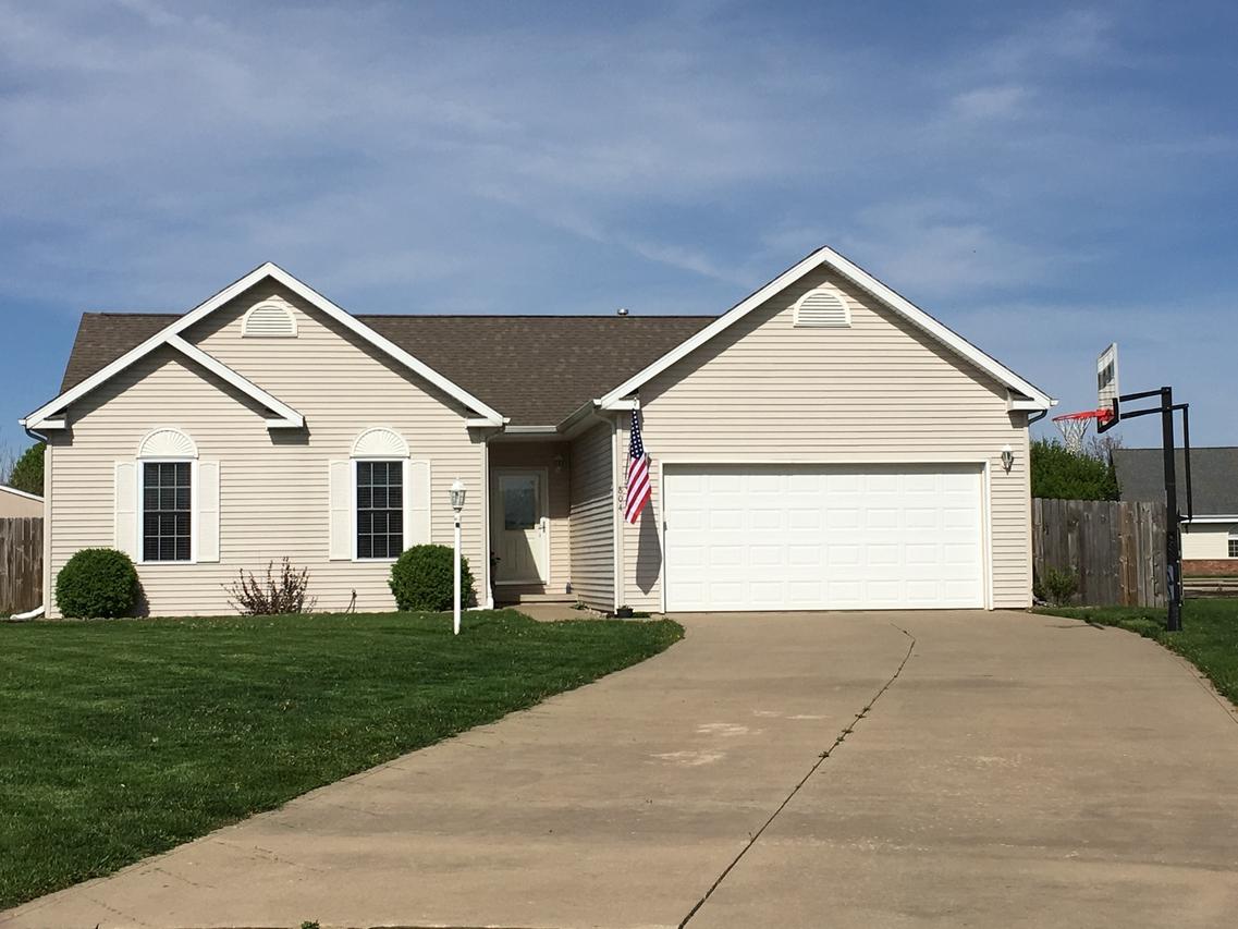 804 Balsam Dr., St. Joseph, IL 61873